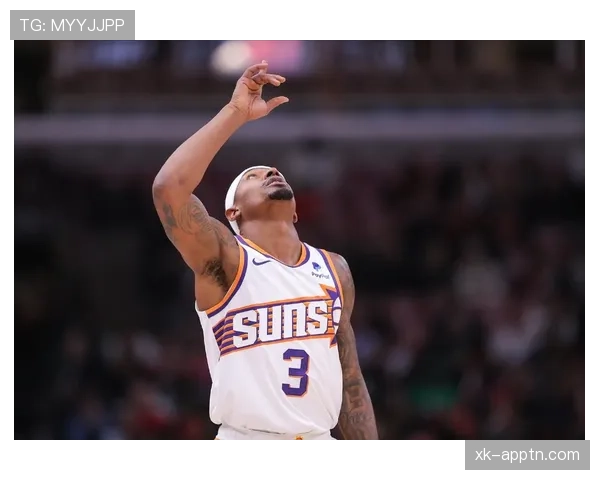 布拉德利·比尔关键时刻连续突破篮筐效率提升明显，对比杜兰特展现更强单打威胁